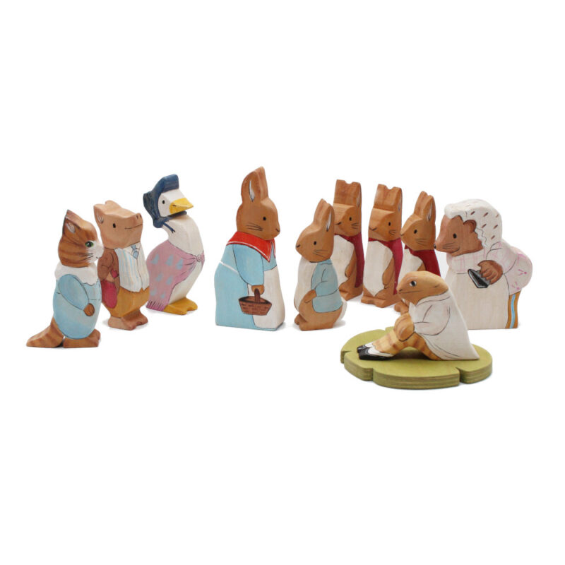 Beatrix Potter Wooden Figures / 11 Figures